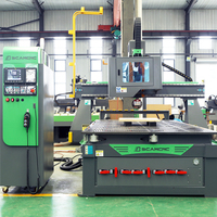 Machine de découpe CNC ATC pour le traitement des pièces de meubles en MDF pleine feuille et contreplaqué avec table à vide et positionnement pneumatique