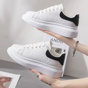 <span class=keywords><strong>Scarpe</strong></span> <span class=keywords><strong>Sportive</strong></span> Casual Unisex di Lusso, <span class=keywords><strong>Eleganti</strong></span> e Comode in Pelle di Alta Qualità con Suola Spessa, Chiusura con Lacci, Aumentano l'Altezza - Product Image 5