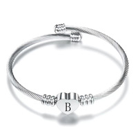 Bracelet extensible en acier inoxydable pour femme XM avec breloque cœur et gravure, bracelet en fil métallique pour femme avec 26 lettres gravées