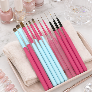 Ensemble de pinceaux de précision pour nail art, formes variées (Liner, Pétale, Builder, Pointes carrées et rondes) pour la peinture au gel - Product Image 2
