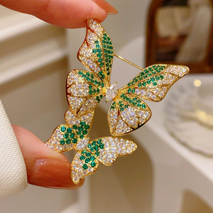 Broches Premium Coreanos Verde Esmeralda Luxo Acessível Broche Duplo de Borboleta Dourado Elegante Presente Temático Feminino ALN26020273 - Product Image 3