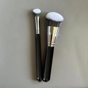 Kit de brochas de base cónica de contorno en ángulo, Atenea para base de maquillaje, belleza y cuidado personal de lujo - Product Image 3