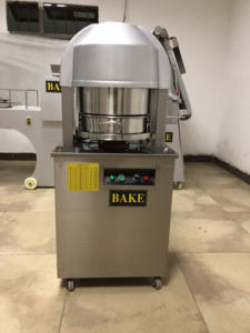 Petit diviseur de pâte électrique avec une plage de division de 30 à 180g et 36 pièces à la fois <span class=keywords><strong>en</strong></span> stock au meilleur prix Facile à utiliser - Product Image 6