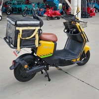 Moto électrique de livraison de repas avec support central, rétroviseur, moteur 8000W, capacité de charge 200kg pour flotte de livreurs de restauration quotidienne