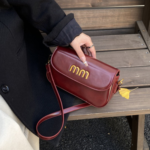 Sac à bandoulière et à main pour femme, style coréen, design de niche, en PU, avec chaîne et fermoir, collection Printemps 2026, taille moyenne - Product Image 3