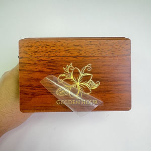 Autocollants de transfert adhésifs de logo de plaque métallique dorée personnalisés pour des étiquettes d'emballage efficaces - Product Image 3