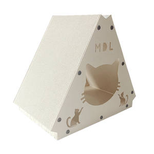 Nido Triangolare Rinforzato e Resistente all'Usura per Gatti, Gioco Due-in-Uno con Tiragraffi e Area per Dormire, Prodotto in Cina - Product Image 5