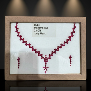 Rubí Natural de Mozambique, Corte Ovalado, 23 Quilates, Color Rojo Rosado con Efecto de Juego de Color, para Joyería o Coleccionistas - Product Image 2