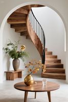 Escalier en spirale extérieur en bois dur de style forêt, conçu avec marches en verre et marches en acier pour projets de plage