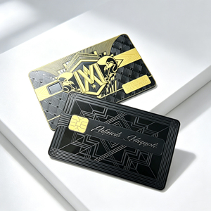 Tarjeta de Crédito RFID ISO Metálica Dorada con Espejo, Doble Interfaz NFC 13.56MHz, Panel de Firma de Fibra de Carbono Negro Mate, Impermeable - Product Image 1