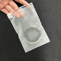 Sacs à fermeture éclair en PE transparents avec logo personnalisé, imperméables et résistants à la chaleur, options transparentes/givrées pour l'emballage des boucles d'oreilles