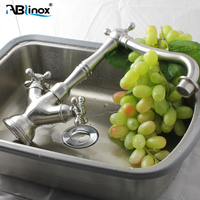 Robinet de cuisine moderne européen en acier inoxydable 304 316, finition satinée, double poignée, mitigeur doré avec douchette pour cuisine