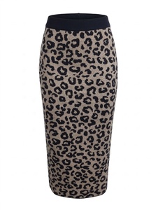 Falda Lápiz de Cintura Alta con Estampado de Leopardo para Mujer, Tejida, Larga hasta la Rodilla, Informal, Cálida para Invierno, Jacquard, Ligeramente Elástica - Product Image 3