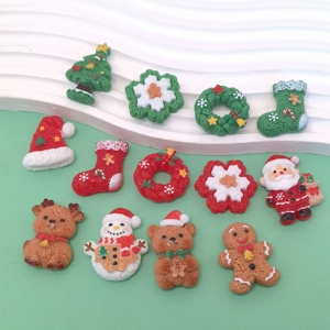 Breloques de Noël en résine Kawaii à dos plat : Bonhomme de neige, <span class=keywords><strong>Guirlande</strong></span> de pain d'épices, Flocon de neige, Sapin de Noël, Chapeau, Chaussettes, Père Noël, Breloques mignonnes pour slime - Product Image 1