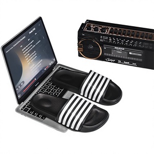 Sandales de récupération sportive pour hommes, légères, à semelle épaisse et coussinée, confortables après l'entraînement, en EVA, pour l'été, vente en gros usine - Product Image 1
