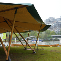 Tente pyramide en toile avec structure en bois pour bar musical, résistance au vent 100 km/h, plage de température -30°C à +70°C, personnalisable