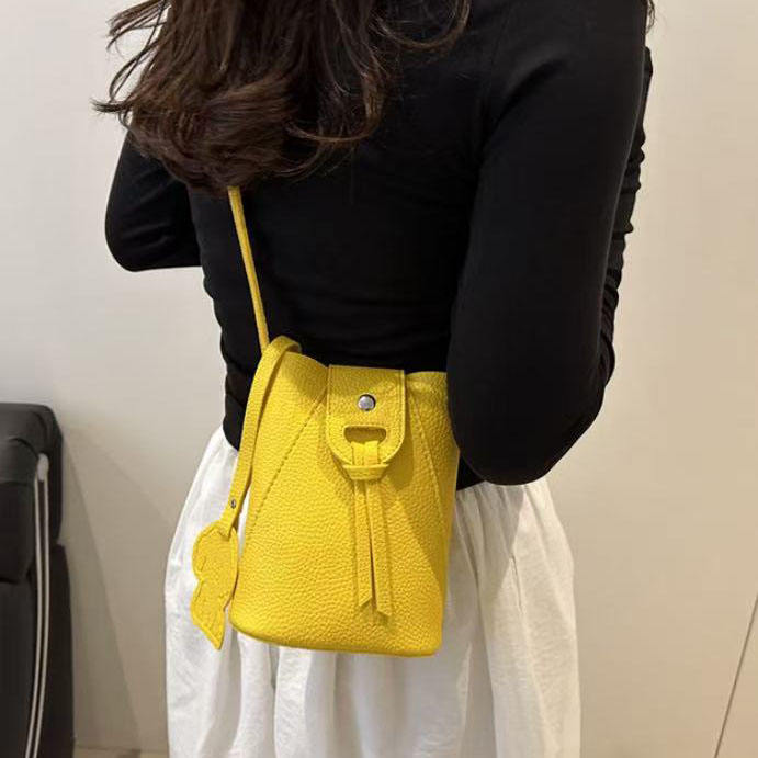 เรืองแสงสีเหลือง