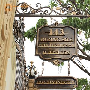 Soporte de Montaje para Número de Casa de Hierro Forjado, Diseño Clásico KHP, Fabricación Duradera, Recubrimiento Galvanizado en Polvo para Exteriores, para Villa - Product Image 1