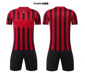 Maillot de football personnalisé de haute qualité, à séchage rapide, respirant, en polyester, col en V, short pour hommes, impression numérique pour adultes, service OEM - Product Image 2
