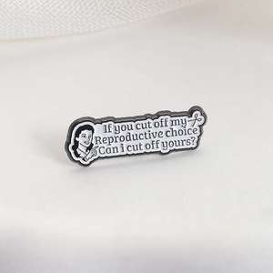 Pin de Aleación de Zinc con Diseño de Elección Reproductiva Unisex, Chapado en Níquel Negro, Diseño Lindo, Tú Cortas <span class=keywords><strong>Mi</strong></span> Elección Reproductiva, ¿Puedo Cortar la Tuya? - Product Image 2