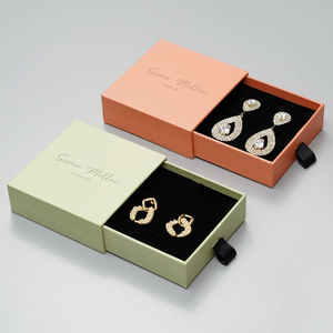 Boîte cadeau en papier rigide personnalisée avec logo, boîte à bijoux de luxe recyclable pour bagues, colliers, boucles d'oreilles avec éponge - Product Image 1
