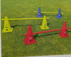 10กรวยและเสาพลาสติกยาวกรวยสูงแต่ละอันมี13รูสำหรับตำแหน่งของเสาที่ความสูงที่แตกต่างกันแต่ละชุดประกอบด้วย - Product Image 2