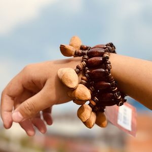 Pulsera de Percusión Tribal Africana con Sonajero de Nuez, Instrumento Musical Indio, Cadena de Muñeca de Nuez al por Mayor - Product Image 3