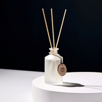 Diffuseur de parfum d'ambiance MOSENOR au cèdre longue durée 100 ml, ensemble de parfums naturels pour la maison avec bâtonnets en fibre pour chambre et hôtel