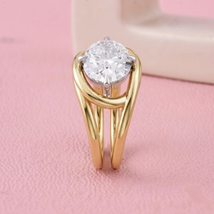 Anillo Solitario de Diamante con Corte Ovalado East West y Banda de Oro de Doble Tallo Dividido para Compromiso Moderno y Joyería Fina - Product Image 2