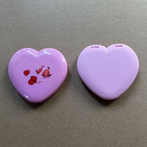 Xách tay bán buôn nhà máy biểu tượng tùy chỉnh màu sắc dễ thương nhựa ABS hình trái tim Túi gương - Product Image 3