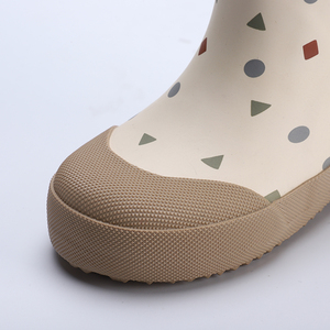 <span class=keywords><strong>Botas</strong></span> de goma <span class=keywords><strong>para</strong></span> niños cálidas y antideslizantes con suela de goma <span class=keywords><strong>para</strong></span> exteriores personalizadas, venta al por mayor, <span class=keywords><strong>para</strong></span> niños - Product Image 4