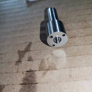 Nosel Injektor Bahan Bakar Mesin Common Rail Sinotruck HOWO Baru VG1095088006 - Product Image 4