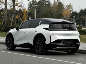 Zeekr X <span class=keywords><strong>2023</strong></span> Edición YOU Usado, SUV Eléctrico con Tracción Trasera, 4 Asientos, Vehículo Eléctrico Premium, Largo Alcance, Carga Rápida, Bien Mantenido, Listo para Enviar - Product Image 6