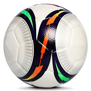 Ballon de football thermocollé durable pour entraînement et matchs en académie, ballon de football thermocollé OEM pour matchs. - Product Image 2