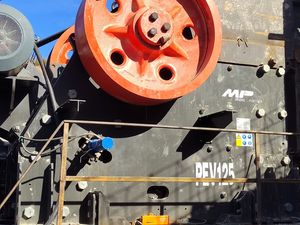 Động cơ mô-men xoắn cao tích hợp máy nghiền hàm pev125 cho hoạt động nghiền 24/7 không bị gián đoạn trong môi trường khai thác khắc nghiệt - Product Image 5