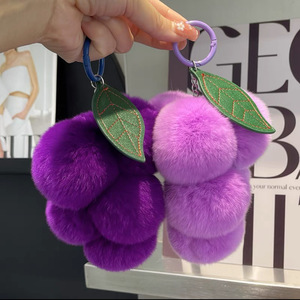 Porte-clés pendentif mignon en fourrure de lapin Rex, motif raisin, écologique, doux, en peluche, petite poupée de dessin animé, cadeau idéal pour la vente en gros - Product Image 6