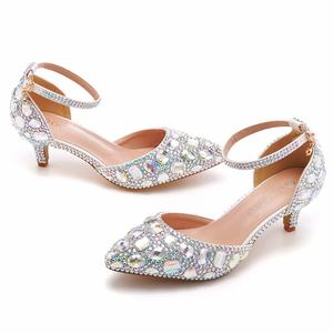 S4521F 2023 7 cm tamaño grande punta estrecha medio tacón bajo hueco una palabra correa <span class=keywords><strong>de</strong></span> muñeca hebilla cristal diamante nupcial <span class=keywords><strong>zapatos</strong></span> <span class=keywords><strong>de</strong></span> boda - Product Image 5