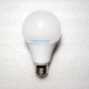 Ampoule LED à télécommande sans fil 2.4G |   Gradateur de luminosité et température de couleur réglables pour lampe de table, de sol et veilleuse d'allaitement W801 - Product Image 3