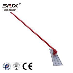Brosse à béton en aluminium rouge avec poignée réglable pour le finissage du béton - Product Image 5