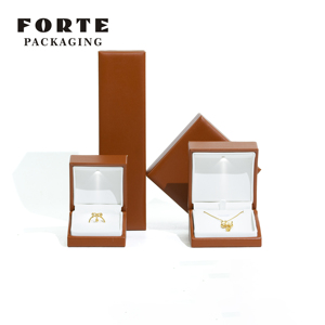 FORTE Cadena Serpiente, Caja de Joyería de Cuero al por Mayor, Caja para Anillos con Luz LED - Product Image 1