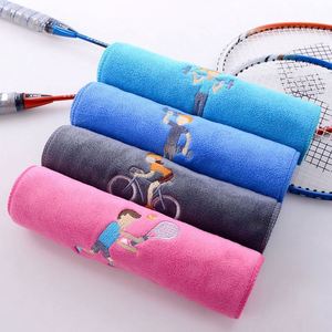 Toalla deportiva que ofrece un rendimiento óptimo y comodidad durante el ejercicio, para fitness activo, ejercicio en el gimnasio, yoga, correr y actividades al aire libre. - Product Image 3