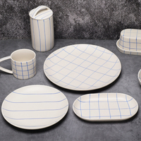 Service de table en céramique minimaliste à lignes bleues, assiettes géométriques rayées, vaisselle pour la maison, l'hôtel, le mariage