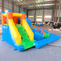 Château gonflable aquatique commercial en PVC robuste avec toboggans, petits toboggans aquatiques avec mur d'escalade et piscine