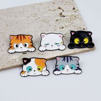 Animaux mignons noir blanc couleur créateur de mode Anime émail dessin animé chat broche broches revers broches Badges pour femmes enfants