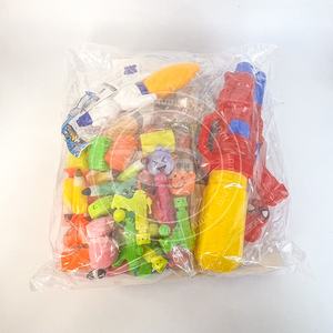 Das Preis zeichens pielzeug für Kinderspiele enthält Wasser pistolen und Kaugummi - Product Image 3