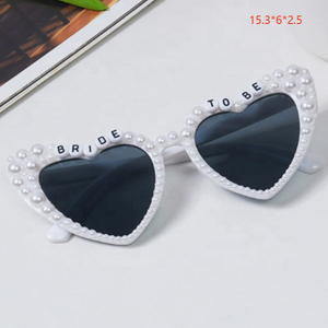 Occhiali da Sole Divertenti di <span class=keywords><strong>Buona</strong></span> Qualità per Feste Nuziali, Accessori Regalo per Damigelle e Spose, Occhiali a Forma di Cuore con Perle - Product Image 3