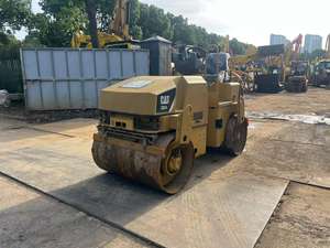 Moteur diesel utilisé 33HP à double tambour vibrant CAT CB24 en stock - Product Image 3