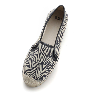 2023 Scarpe Espadrillas da Donna Economiche alla Moda con Stampa Zebrata su Tela, Elastico e Doppio Strato con Zeppa Piatta - Product Image 3