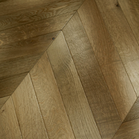 Parquet en chevron multicolore en bois composite, noyau en bouleau russe, placage en chêne européen de 4 mm, sol en bois massif