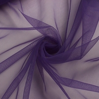 Robe de mariée haute couture et tissu fin en dentelle et tulle